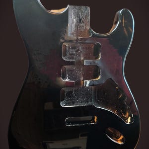Corps de guitare Stratocaster par Southwest Acoustics - Noir brillant - Livraison gratuite