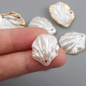 20pcs White Scallop Shell Charms Pendant Golden Edge, Dainty Tiny Cute Pearly Scallop Shell Charmsfor Earrings Bracelet DIY Jewelry Findings