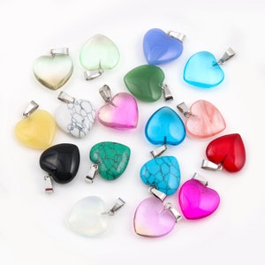 2 pendenti con ciondoli a forma di cuore in cristallo colorato, pendenti in pietra a forma di cuore 3D trasparenti e carini per orecchini di collane, risultati di gioielli fai da te