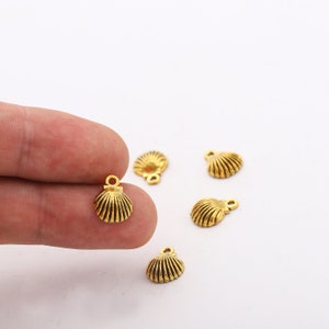 10Pcs 14K Gold Plated Sea Shell Charm Pendant, Shiny Mini Cute Seashell Scallop Charm for Necklace Earrings Bracelet Jewelry Making Supplies