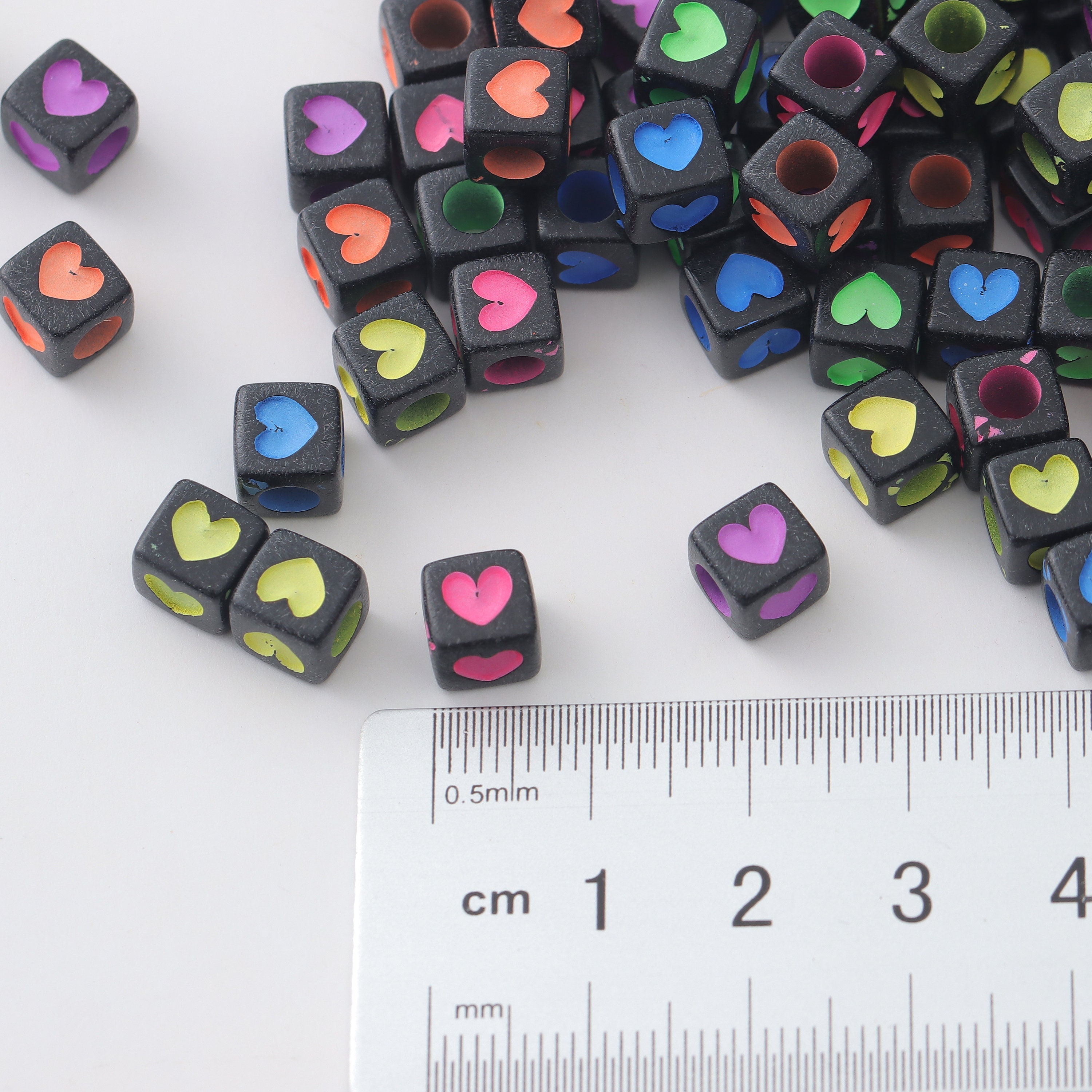 100 Perles Acryliques Cœurs 7 Mm - Multicolores (rouge/bleu/violet) - Pour Fabrication De Bijoux