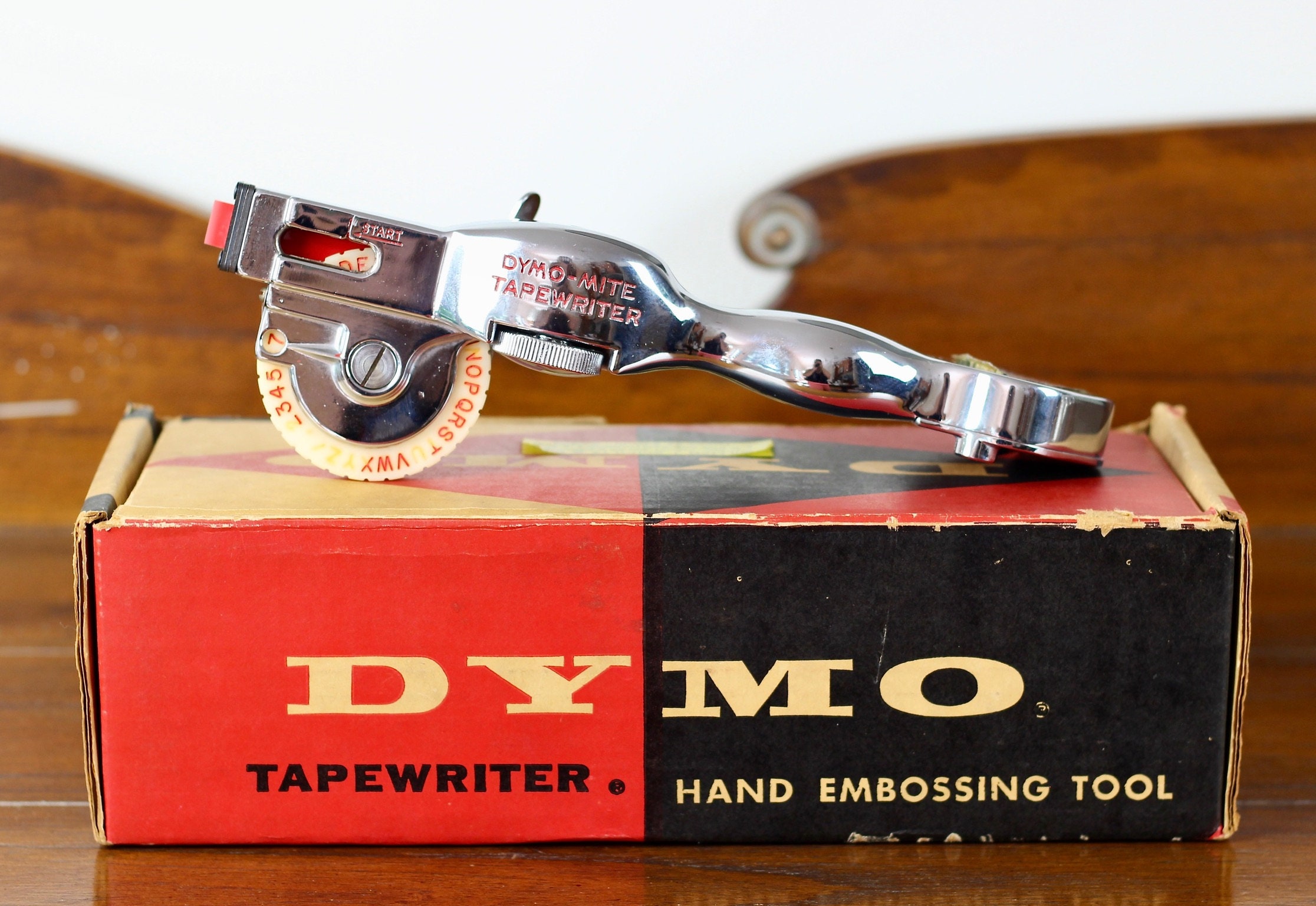 Etiquetteuse vintage DYMO M10 - Label Emmaüs