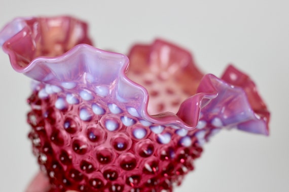 ヴィンテージ フェントン ホブネイル クランベリー オパールセント