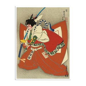 Puede incluir: Una estampa japonesa en madera que representa a un guerrero samurái con una túnica roja y blanca, sosteniendo una espada. El guerrero tiene una expresión feroz en su rostro y lleva un tocado tradicional japonés. La estampa está titulada "El espíritu del guerrero" en caracteres japoneses.