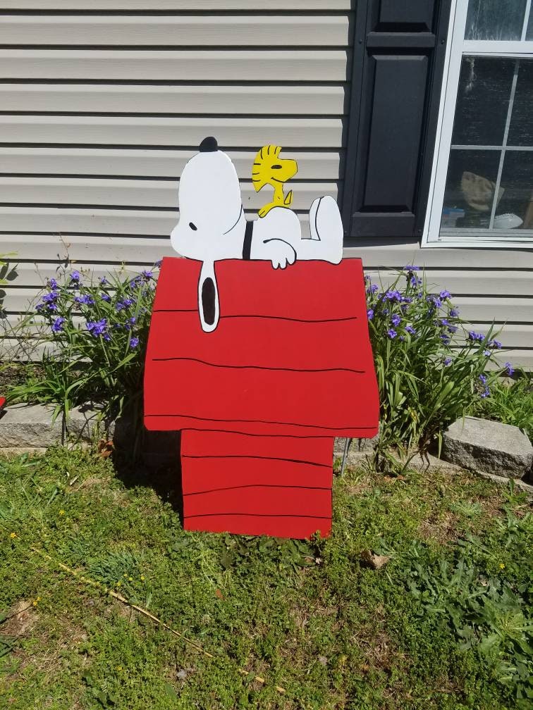 Louisville Cardinals Snoopy Peanuts DOGHOUSE with Woodstock