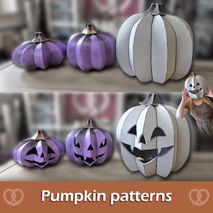 Op de afbeelding: Een set van drie pompoenpatronen in verschillende maten, met twee paarse pompoenen en één witte pompoen. De onderste rij toont dezelfde pompoenen met uitgesneden jack-o'-lantern gezichten. De tekst Pumpkin patterns staat onderaan.