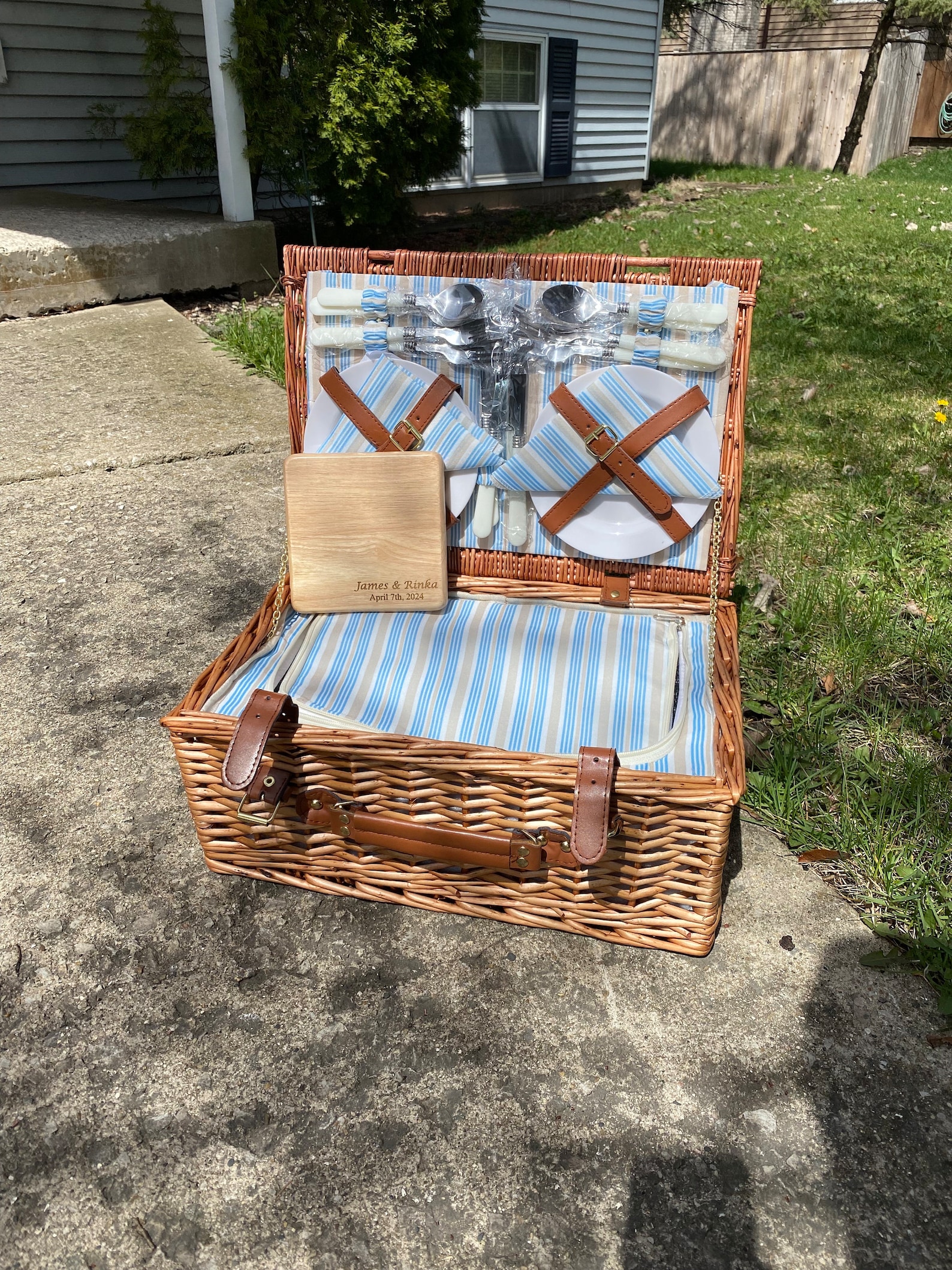 Personalized Large Honey Picnic Basket Set for 4, Willow Hamper With ...