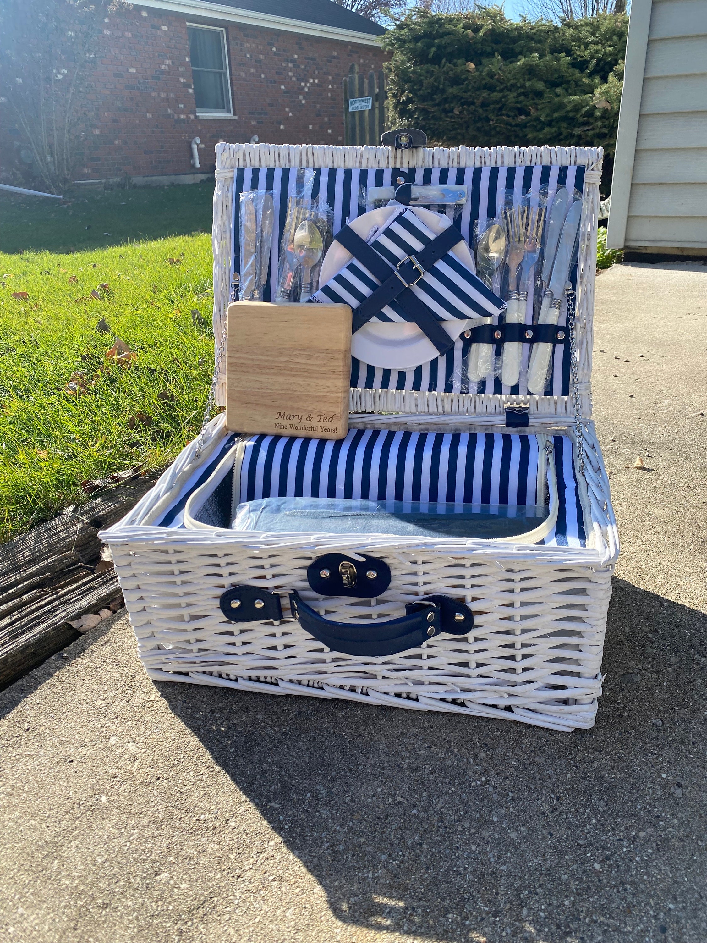 Personalized Romantic Wicker Picnic Basket for 4 or 2 People, White ...