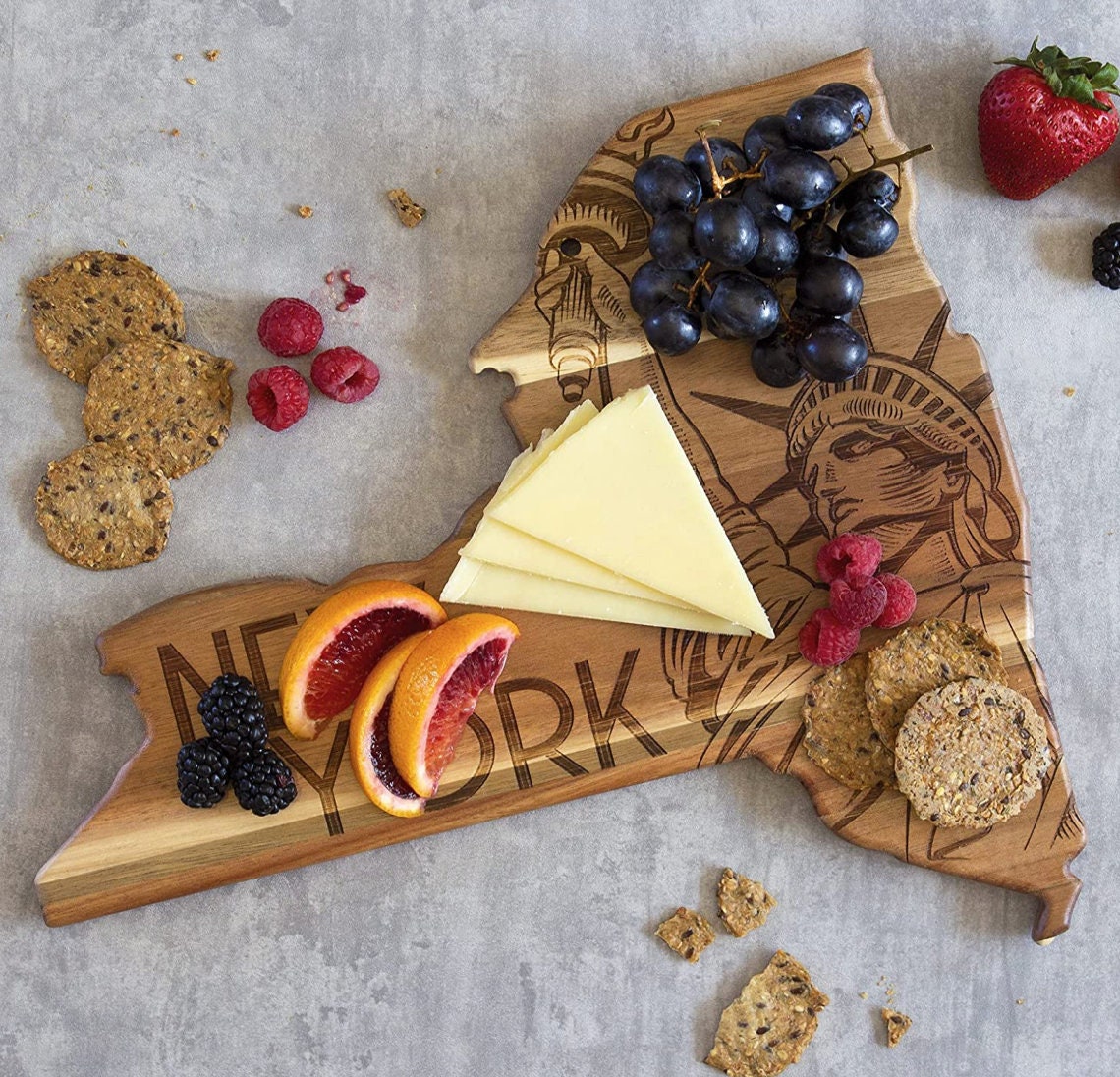 サンダー New York CUSTOM State Shaped Cutting Board and Charcuterie-gifts