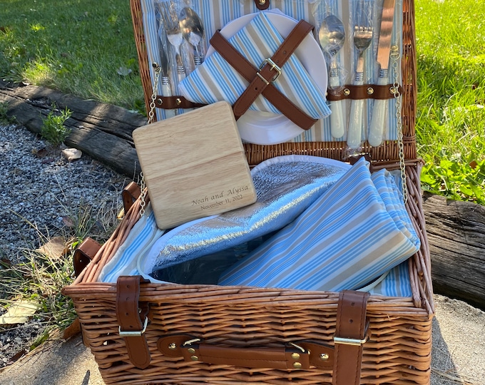 Personalized Picnic Basket Set for Two, Willow Hamper, Insulated Cooler