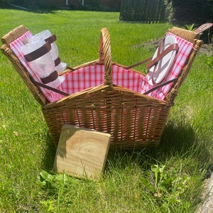 Personalized Checkered Picnic Basket, Engraved Luxury Picnic Basket For Wedding or Anniversary, Upscale Picnic Accessories Corkscrew