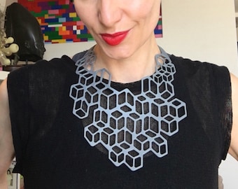 Accessoire d'urgence CUBIKA COOL GREY Statement Neckpiece, Silicone Neckpiece, Necklace, Geometric Design, DesignerJewelry