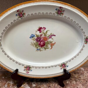 OVAL DECORATIVE PLATTER, White Porcelain Floral Decorated Platter, Pedestal Serving Oval Plate