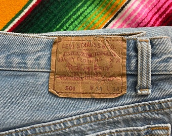 32x32 Vintage 90s Levis 501 - Made in USA - True Vintage Denim - 90s -