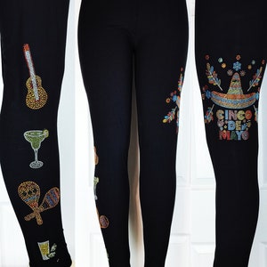 Plus OS legging over de volledige lengte allemaal strass bling cinco de Mayo sombrero cocktails muziekinstrumenten kleurrijk bloemdessin