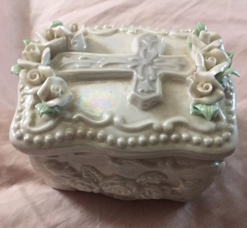 Small cross jewelry box