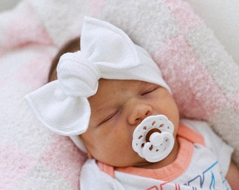 White waffle ribbed knit headwrap, Big newborn bow, White newborn bow, White newborn headband, Newborn girl headband, White Baptism baby bow