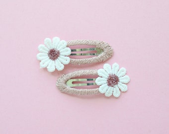 2 pack Daisy barrettes, Flower barrettes, Pink flower barrettes, Pink flower clips, Daisy hair clips, Nude barrettes, Pigtail barrettes