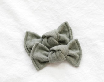 Sage green knot pigtail bows, Green pigtail bows, Sage pigtail bows, Pigtail clips, Mini pigtail bows, Toddler pigtail bows, Sage hair bows