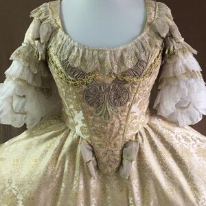 1700 costume "mantua"  Marie Antoinette rococò