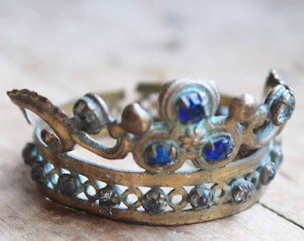 Vintage Very small crown for doll / beginning of 20th century antique small toy crown paste glass blue