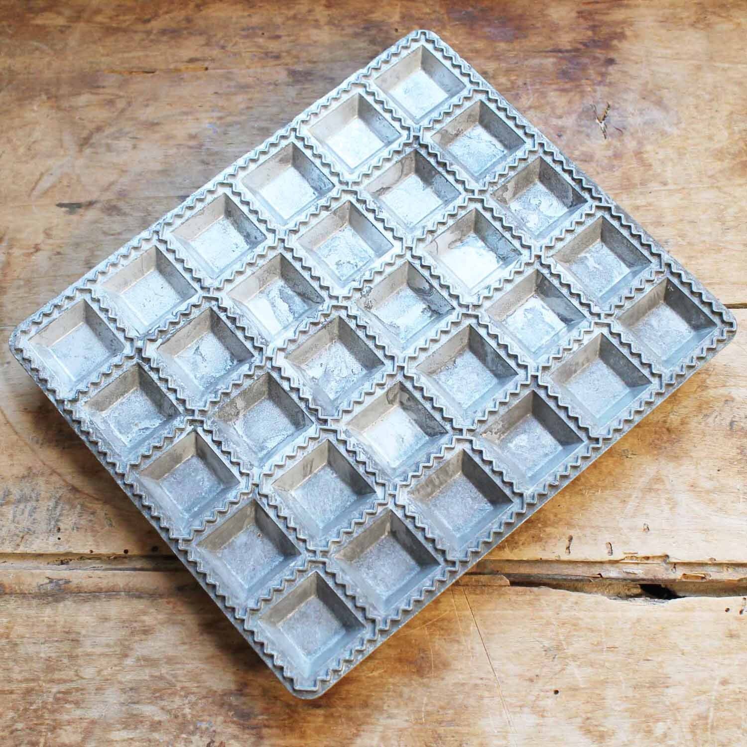 Raviolis de Moule en Aluminium Antique/Raviolis Carrés Vintage Dans Le Ravioli Du Début 20Ème Siècle