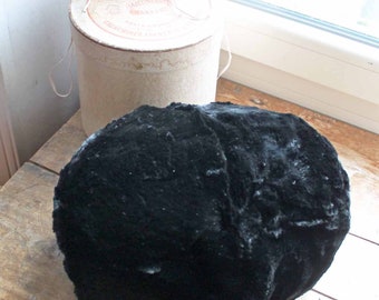 Manguito francés antiguo de piel negra con caja original