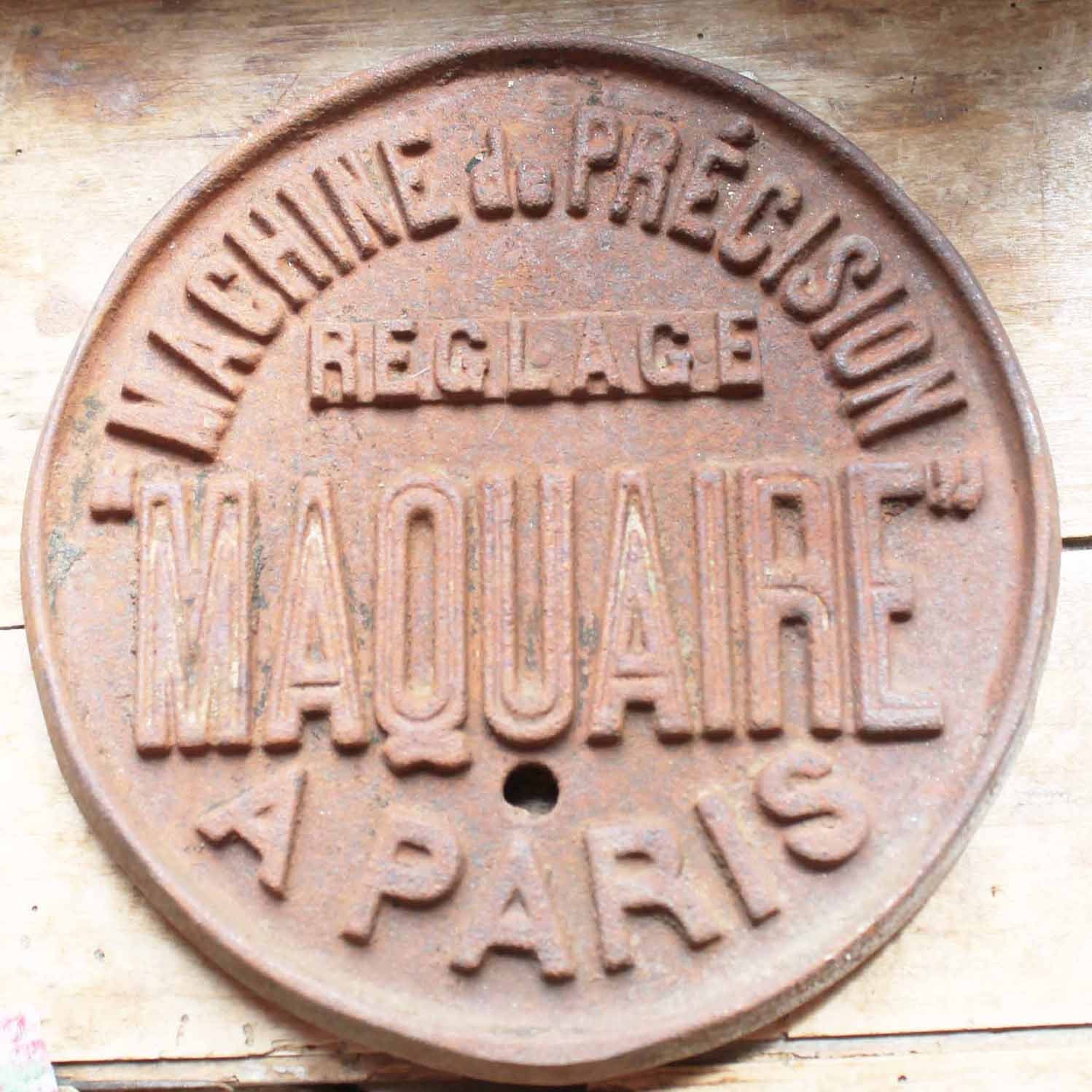 Plaque de Fonte Vintage Publicité Maquire A Paris France/Antique Français Petite Enseigne Récupérati