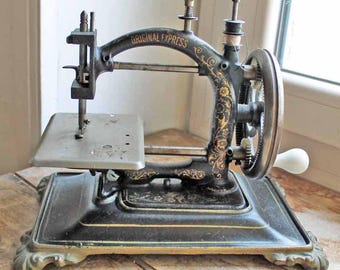 Vintage 1880&#39;s Greman miniture sewing machine / Antique Guhl &Harbec Sewing Machine ORIGINAL EXPRESS / Miniature Sewing Machine