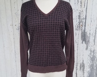 Mid Century Vintage 1950's Men's Chocolate Brown and Black Houndstooth V Neckline Long Sleeve Pullover Sweater - Glasgo Hahne & Co.