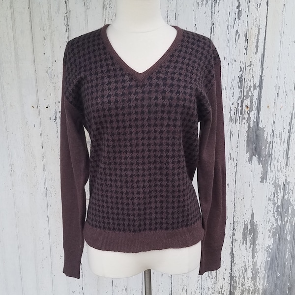 Mid Century Vintage 1950's Men's Chocolate Brown and Black Houndstooth V Neckline Long Sleeve Pullover Sweater - Glasgo Hahne & Co.