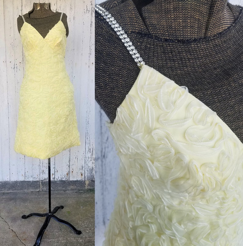 M Elegant Vintage 1960/'s Yellow Deep V Neckline Ruffle Detail Sleeveless Sheath Dress with Clear Rhinestone Spaghetti Straps Union