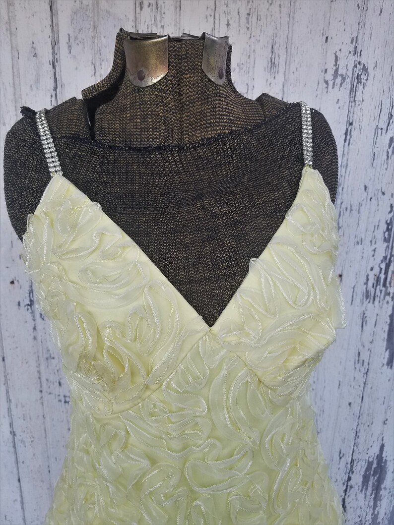 M Elegant Vintage 1960/'s Yellow Deep V Neckline Ruffle Detail Sleeveless Sheath Dress with Clear Rhinestone Spaghetti Straps Union