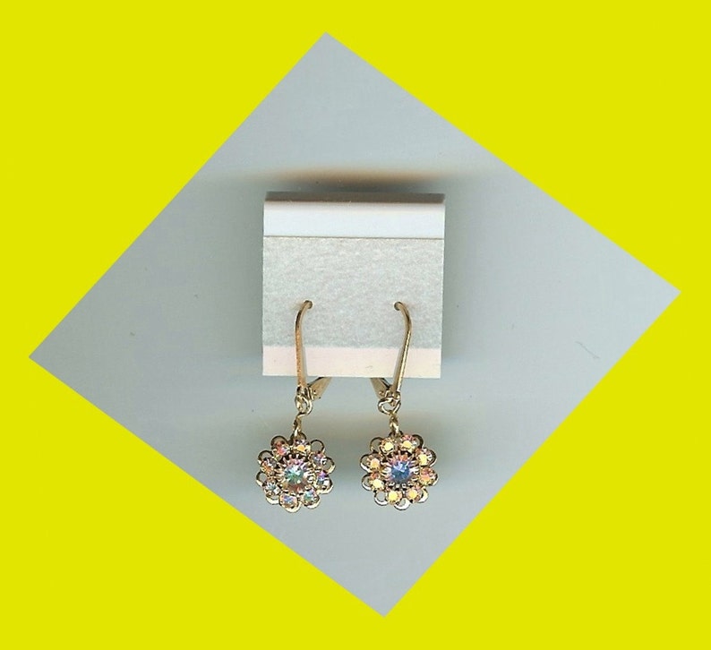 Daisy Dangle Earrings