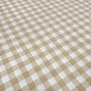 Könnte beinhalten: Beige und weißer Gingham-Stoff mit kariertem Muster.