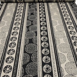 Stoff Baumwolle Ornamente Kreise Streifen natur schwarz Kleiderstoff Dekostoff