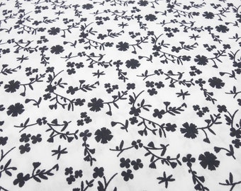 Fabric cotton poplin scattered flowers flowers white black blouse fabric decorative fabric