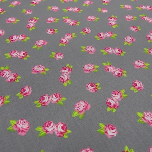 Stof katoen poplin rozen bloemen ontwerp grijs roze wit blouse stof jurk stof decoratieve stof