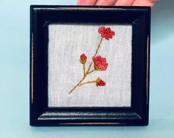 Tiny flowers, Framed hand-embroidered illustration