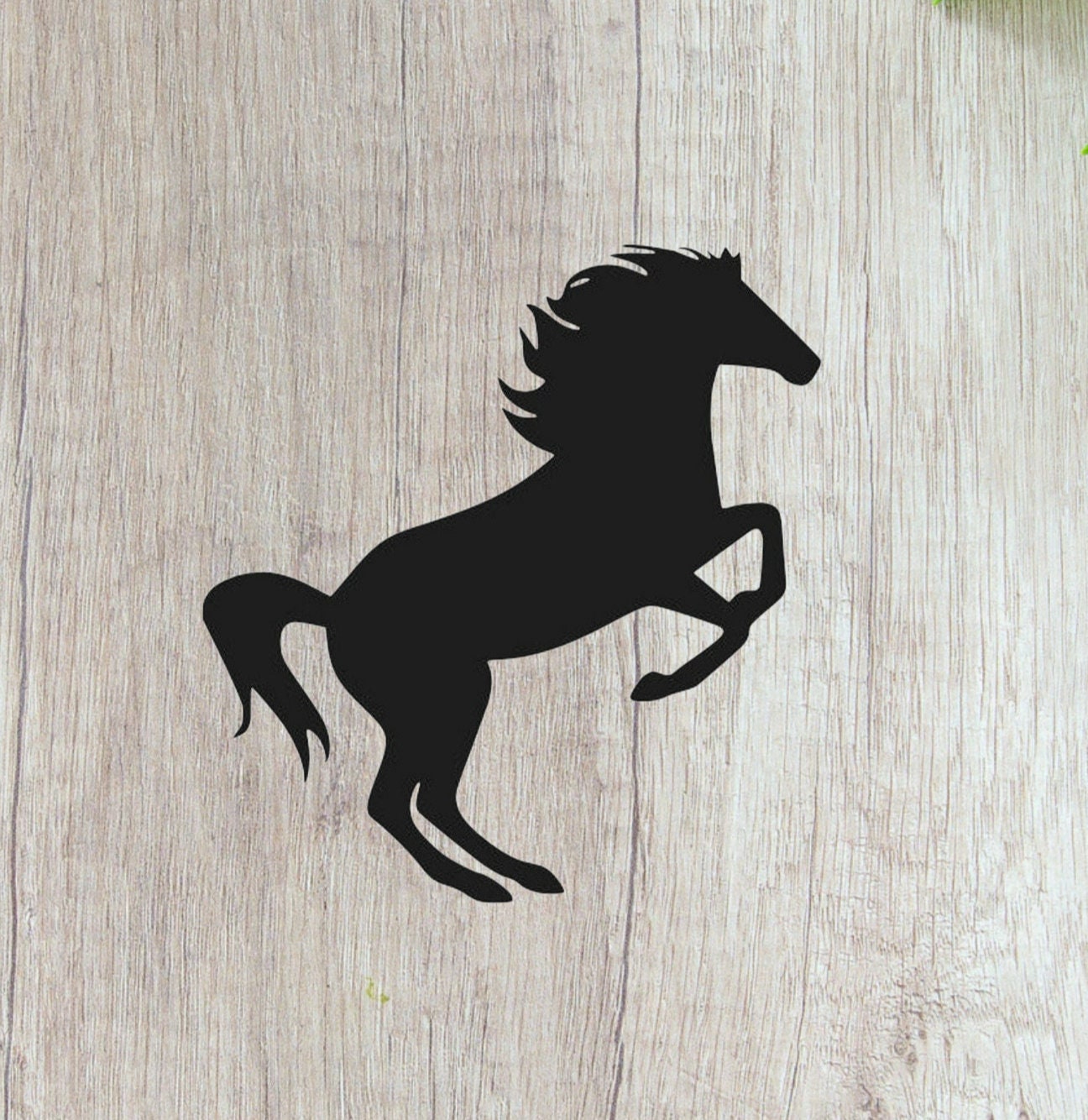 Adesivo Auto JDM INDIGOS UG: Sticker Sagonato "Got Spots?" Con Cavallo Appaloosa. Resistente UV E Autolavaggio. 88x106 Mm, Argento.