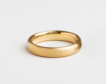 Men's Yellow Gold Ring 18k Band ⦁ Simple Wedding Comfort Fit Ring Minimal