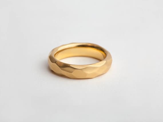 Unique 22 Karat Yellow Gold Square Finger Ring