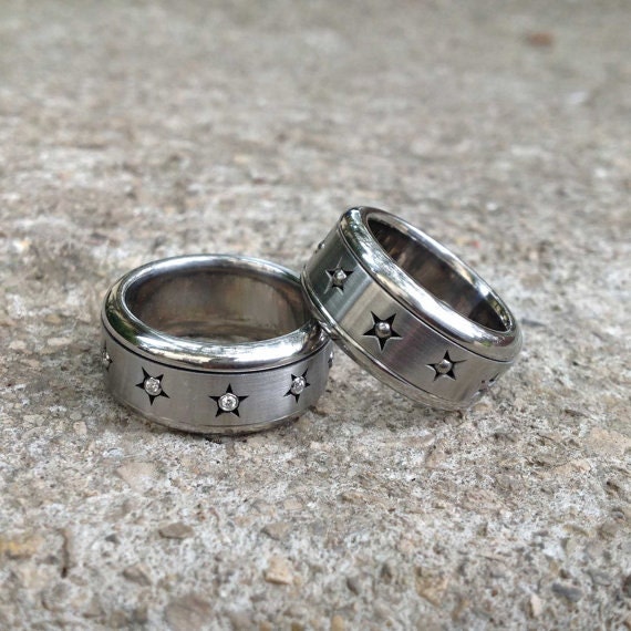 Anello Girevole Con Stella E Pentagramma Floreale – Anti-Ansia, In Acciaio Inossidabile – Regalo Ideale Per Lui E Lei