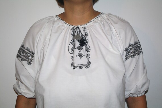 Womens Embroidered Folk Blouse