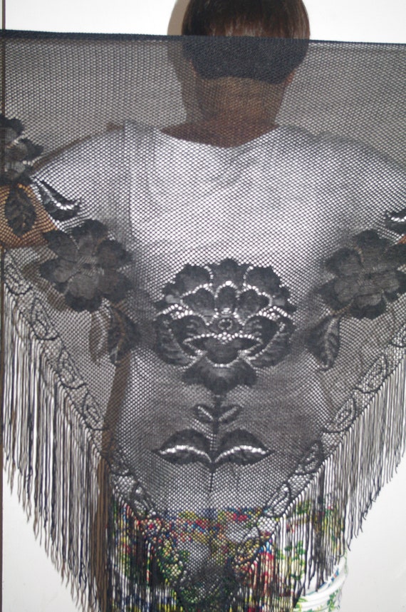 Black Polish triangle shawl flowers floral vintage