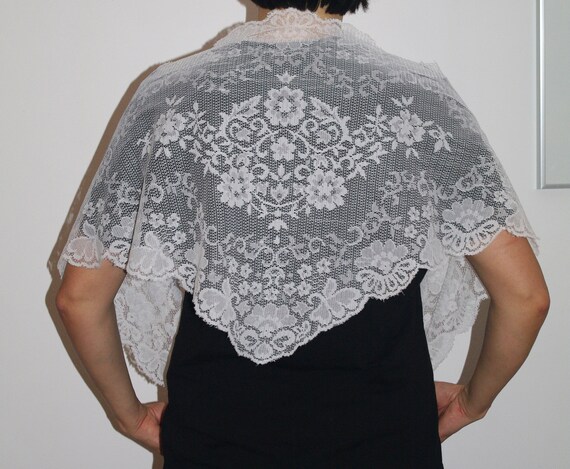white lace shawl