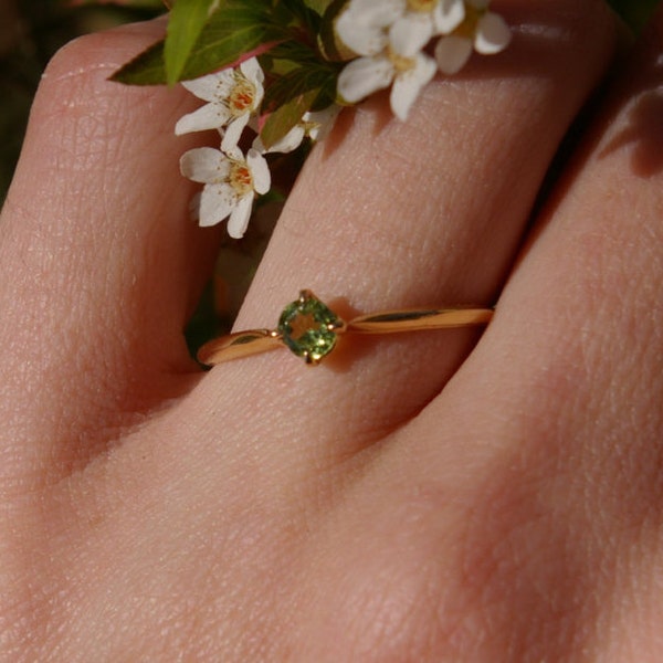 Thin yellow gold ring set with a peridot, peridot ring, semi-precious ring