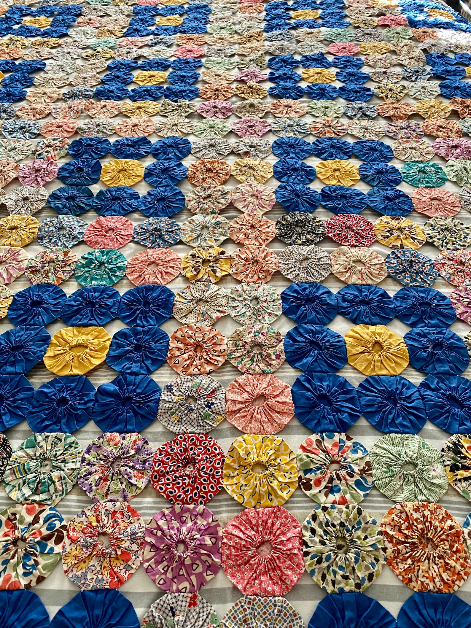 Vintage Yoyo Quilt Coverlet Throw Handmade Twin Size Circa Etsy