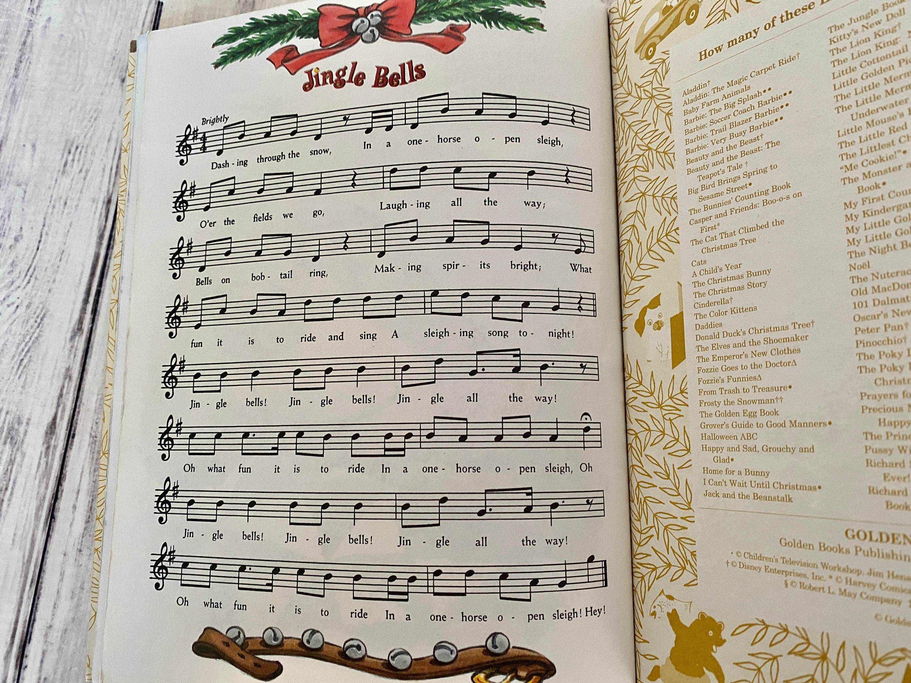 Jingle Bells: A Classic Christmas Book for Kids (Little Golden Book)