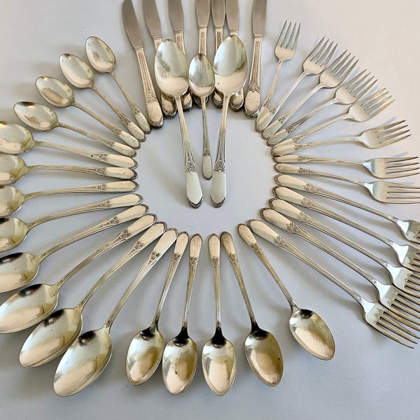 Vintage Rogers International Marylou Devonshire Pattern Silverplate Set of 61 Pieces, Circa 1938, Pretty Floral Pattern Vintage Flatware Set